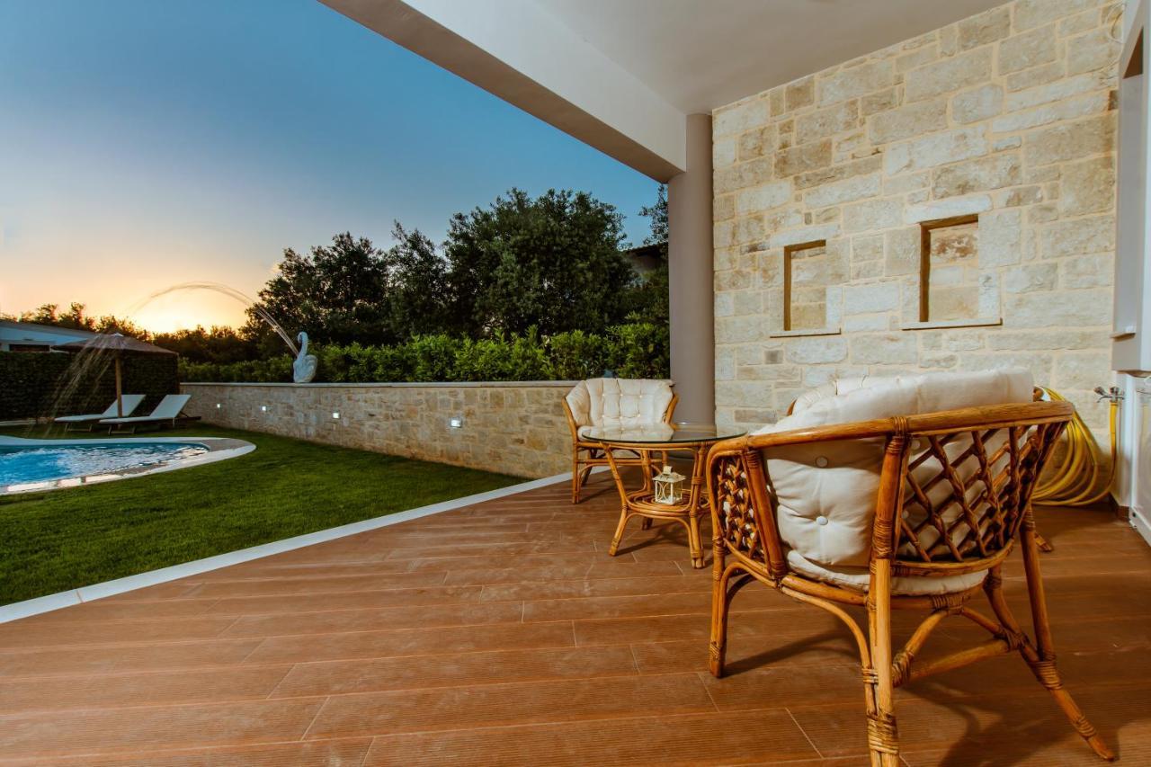 Chania Oasis With Heated Pool Exterior photo